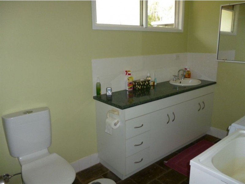 11 Jones Street, Mount Morgan QLD 4714