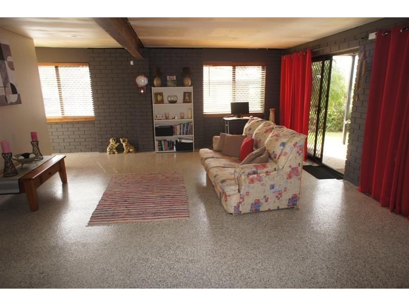 15 Sunrise Crescent, Gracemere QLD 4702