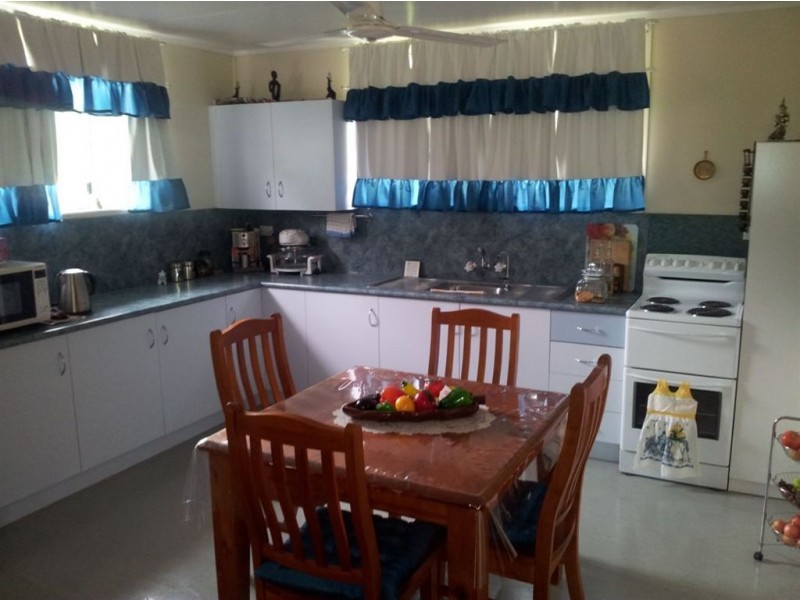 6 Staughton Street, Mount Morgan QLD 4714