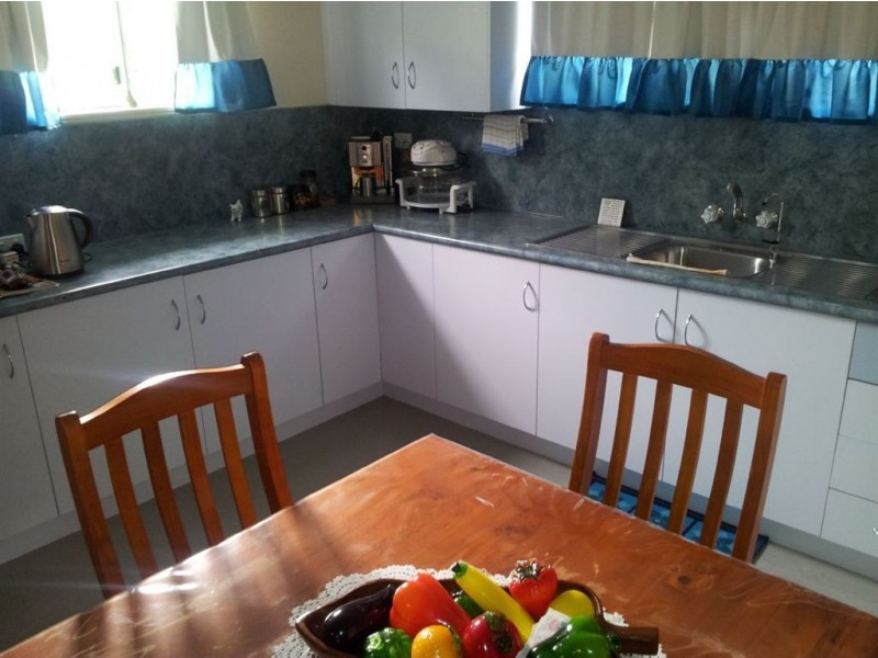 6 Staughton Street, Mount Morgan QLD 4714