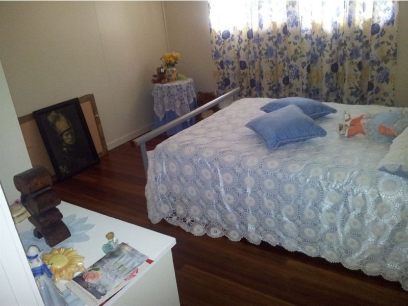 6 Staughton Street, Mount Morgan QLD 4714