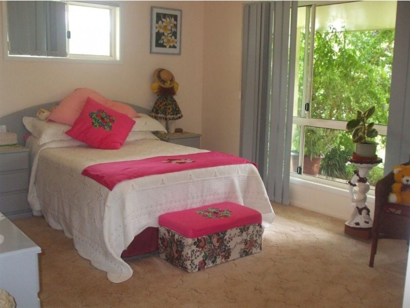 20 Hempseeds, Mount Morgan QLD 4714