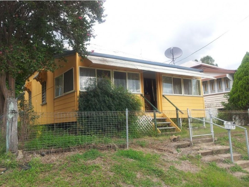 8 River Street, Mount Morgan QLD 4714