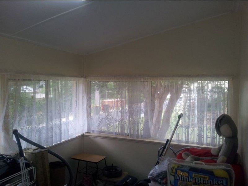 8 River Street, Mount Morgan QLD 4714