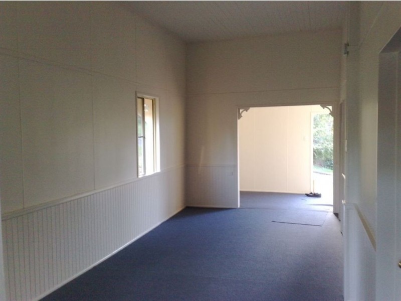 18 Pattison Rd, Mount Morgan QLD 4714