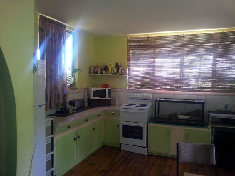 25 Byrnes Parade, Mount Morgan QLD 4714