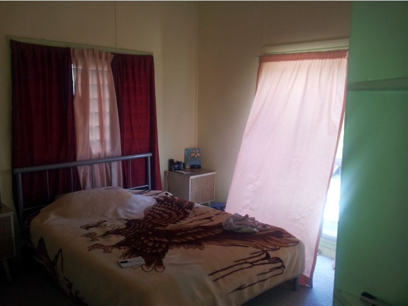 25 Byrnes Parade, Mount Morgan QLD 4714