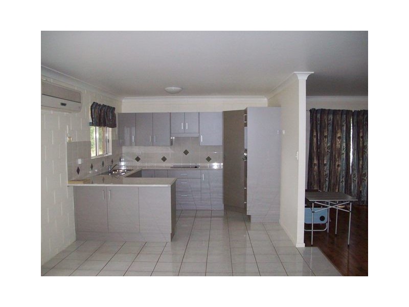 32a Hewill, Gracemere QLD 4702