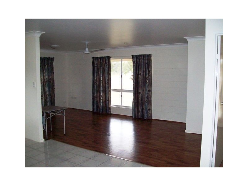 32a Hewill, Gracemere QLD 4702