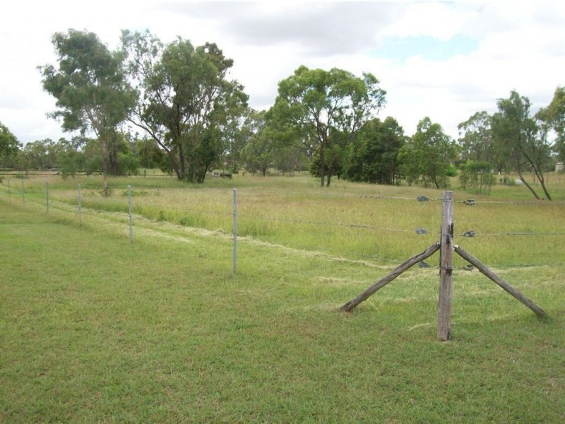32a Hewill, Gracemere QLD 4702