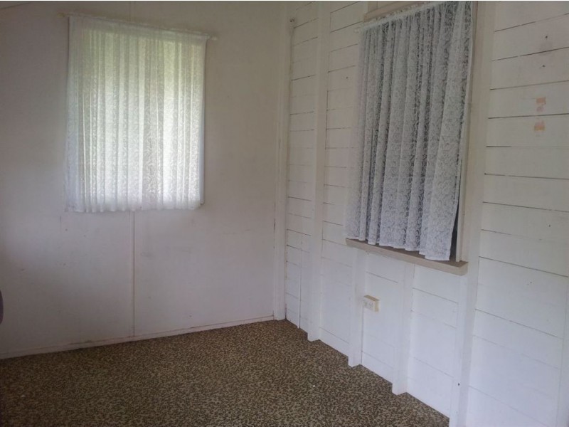 100 East Street, Mount Morgan QLD 4714