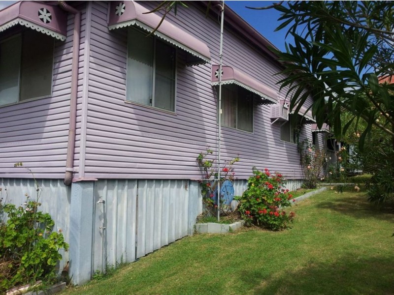 100 East Street, Mount Morgan QLD 4714