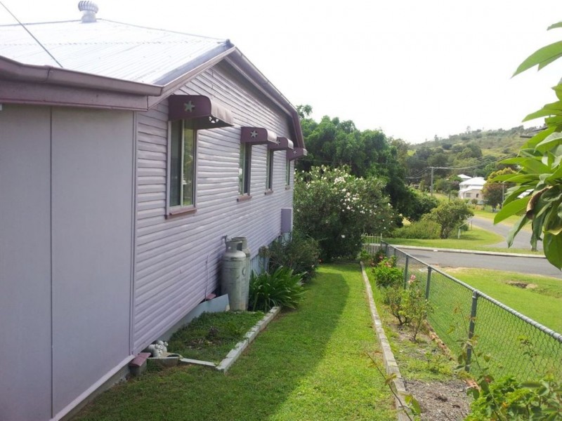 100 East Street, Mount Morgan QLD 4714