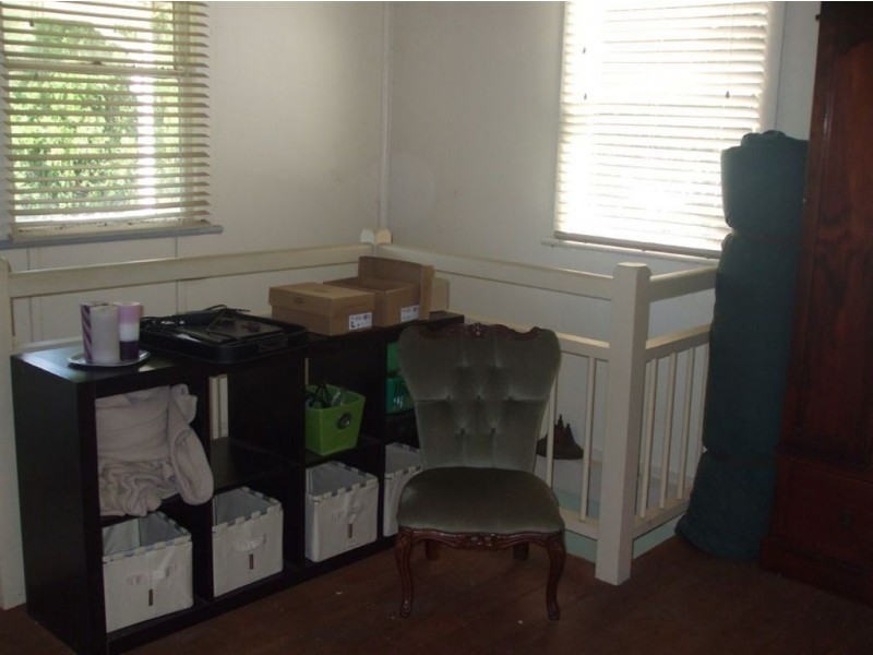 5 Cooks Rd, Mount Morgan QLD 4714