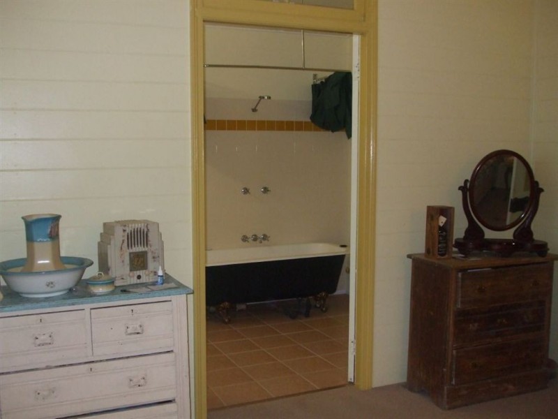 1 Bridge Street, Mount Morgan QLD 4714