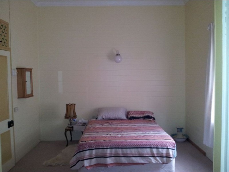 1 Bridge Street, Mount Morgan QLD 4714