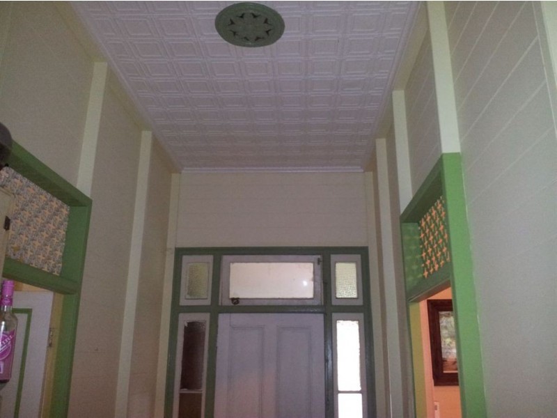 1 Bridge Street, Mount Morgan QLD 4714