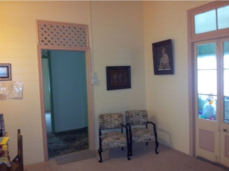 1 Bridge Street, Mount Morgan QLD 4714