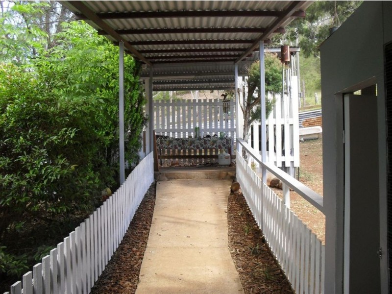 12 Central Street, Mount Morgan QLD 4714