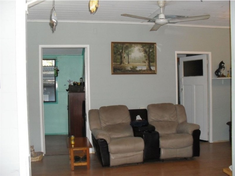 12 Central Street, Mount Morgan QLD 4714