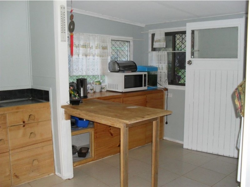 12 Central Street, Mount Morgan QLD 4714