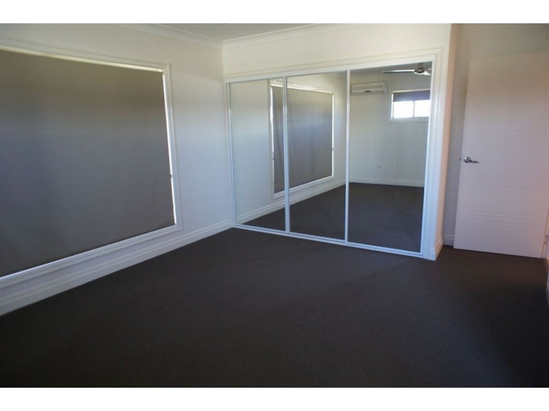 25 Mamalis St, Gracemere QLD 4702