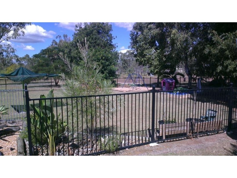 32 watts rd, Gracemere QLD 4702