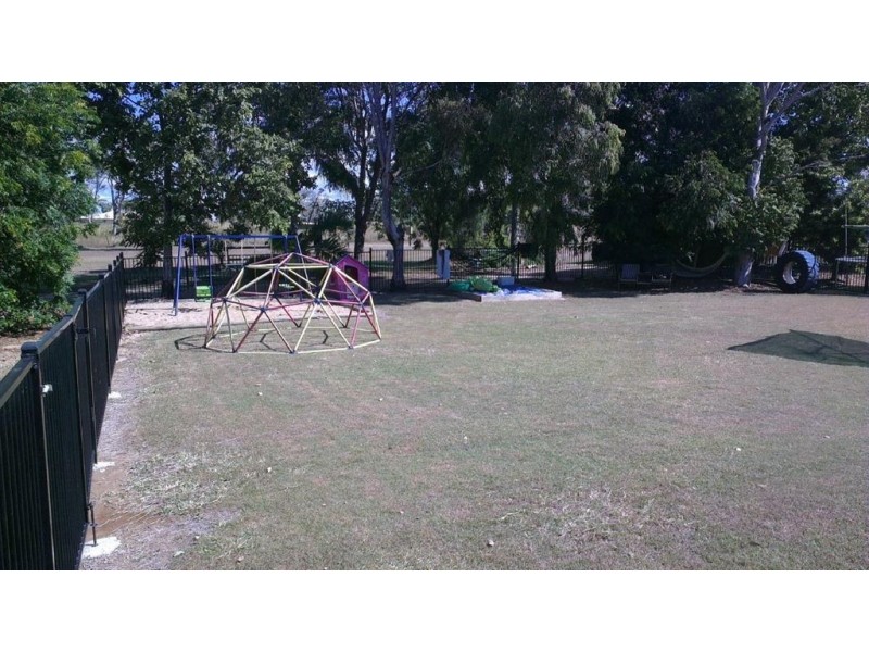 32 watts rd, Gracemere QLD 4702