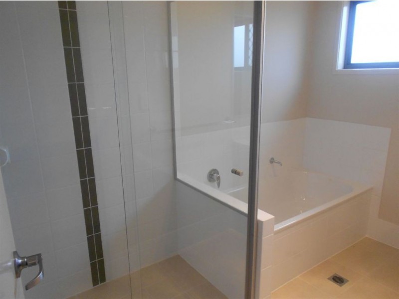 15 Webster street, Gracemere QLD 4702