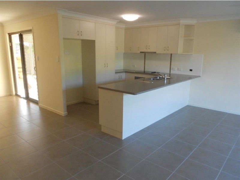 4 Dunnett street, Gracemere QLD 4702