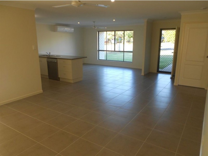 4 Dunnett street, Gracemere QLD 4702