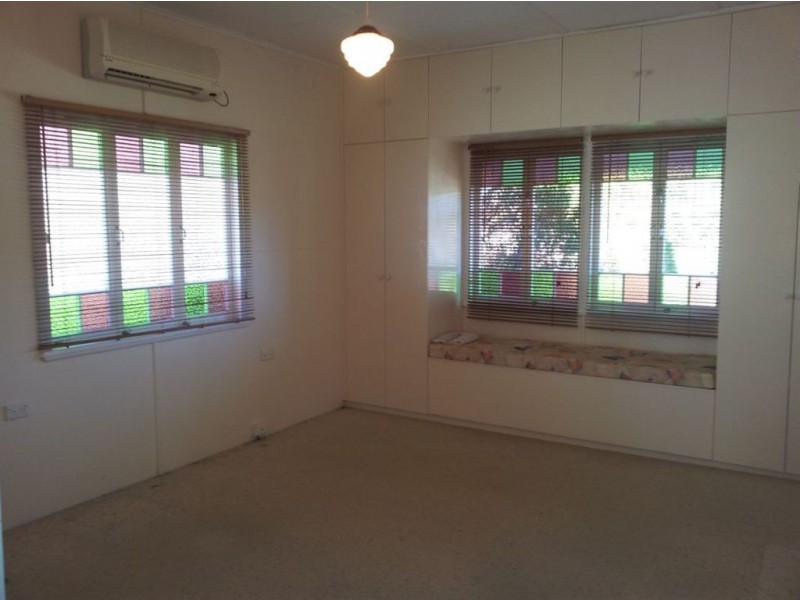 53 Hall St, Mount Morgan QLD 4714