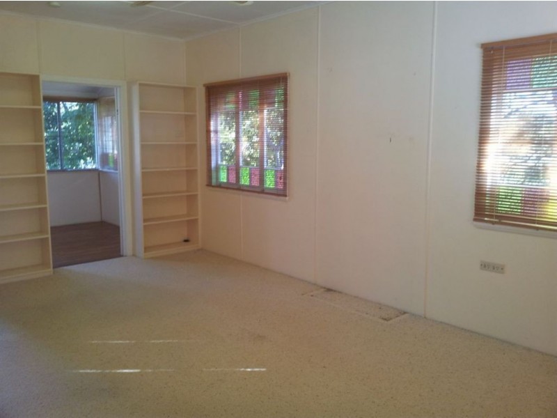 53 Hall St, Mount Morgan QLD 4714