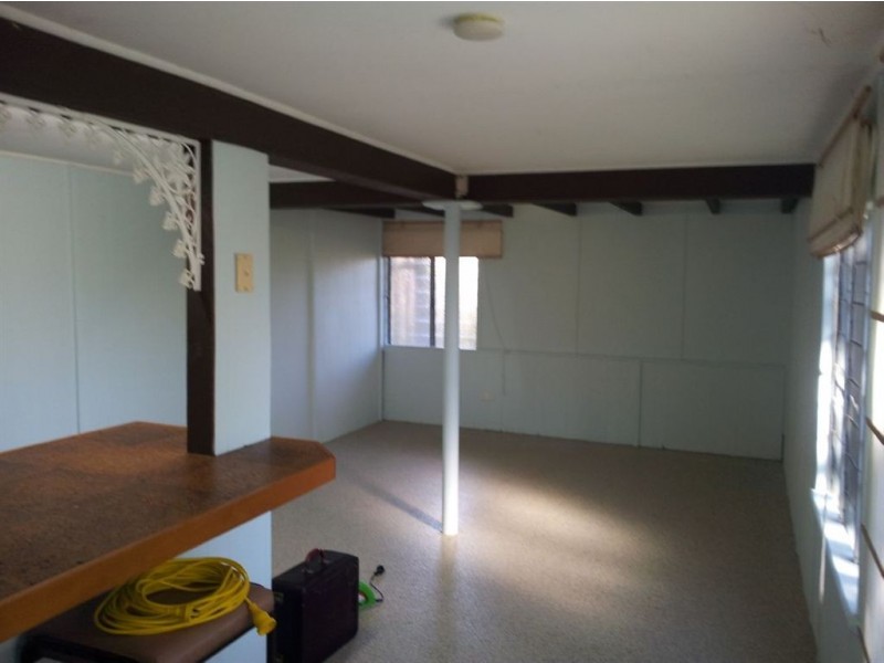 53 Hall St, Mount Morgan QLD 4714