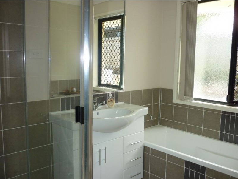 27 Sunrise cres, Gracemere QLD 4702