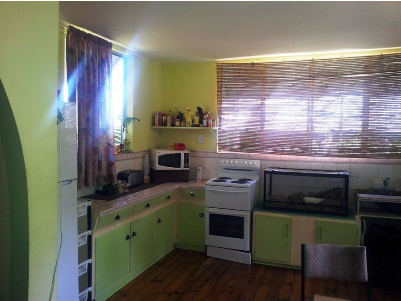 25 Byrnes Pde, Mount Morgan QLD 4714