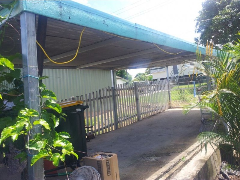 25 Byrnes Pde, Mount Morgan QLD 4714