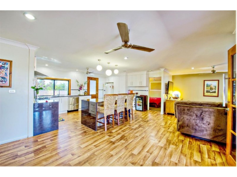 16 Janay Rd, Kabra QLD 4702