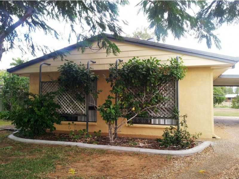 1 Charles Crescent, Gracemere QLD 4702