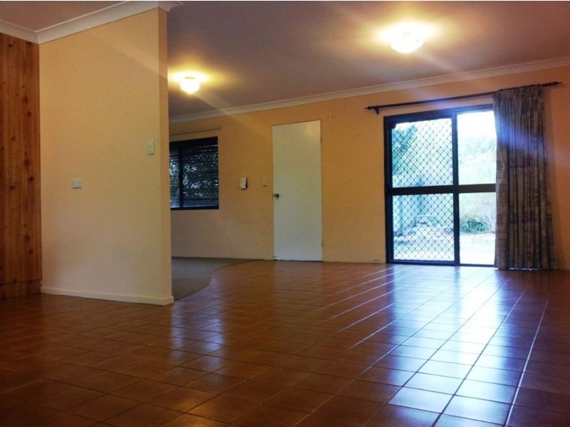 1 Charles Crescent, Gracemere QLD 4702