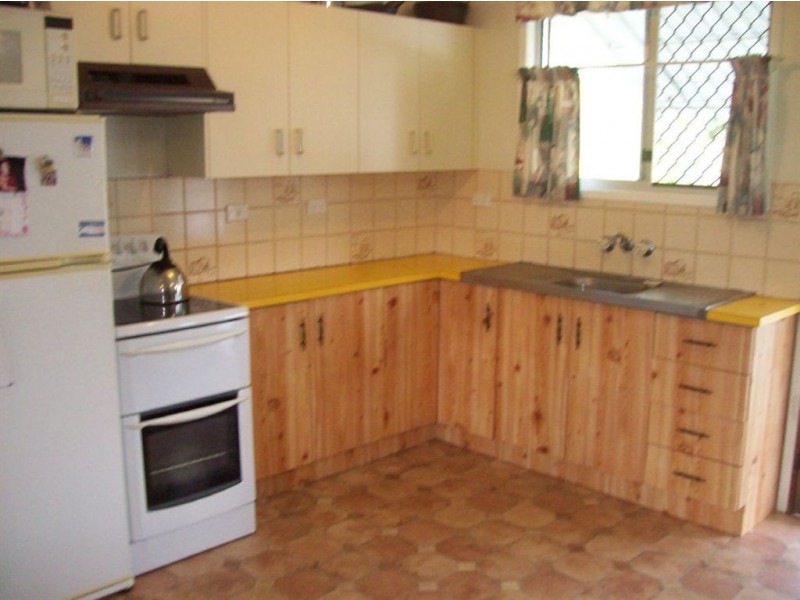 3 Barry Street, Gracemere QLD 4702