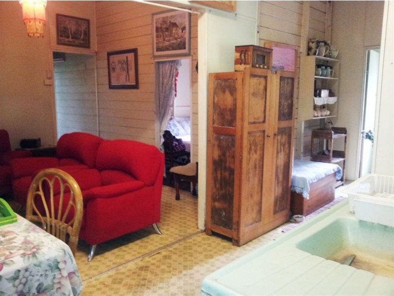 49 Tipperary Rd, Mount Morgan QLD 4714