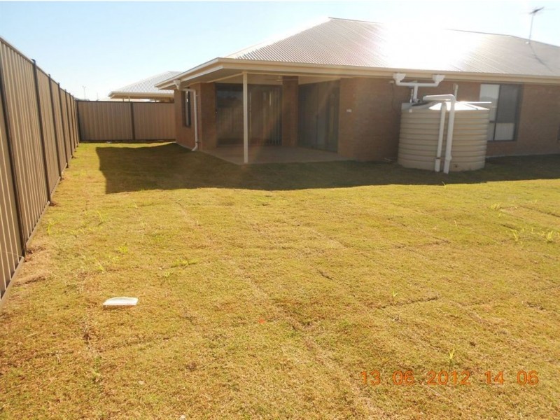 8 Belltrees Place, Gracemere QLD 4702