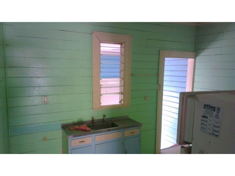 133 East Street, Mount Morgan QLD 4714