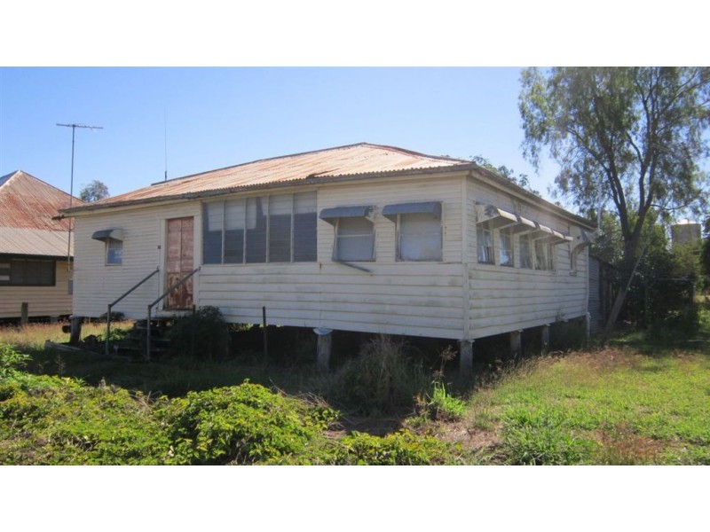 7 George St, Wowan QLD 4702