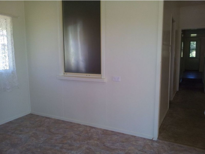 122 East Street, Mount Morgan QLD 4714