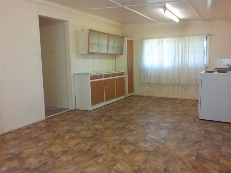 122 East Street, Mount Morgan QLD 4714