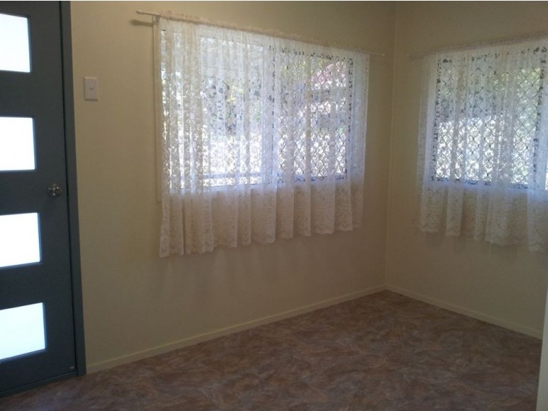 122 East Street, Mount Morgan QLD 4714