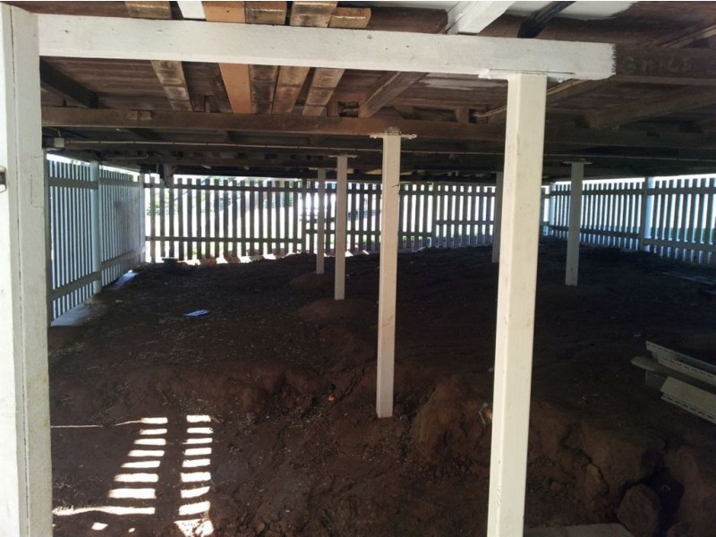 122 East Street, Mount Morgan QLD 4714