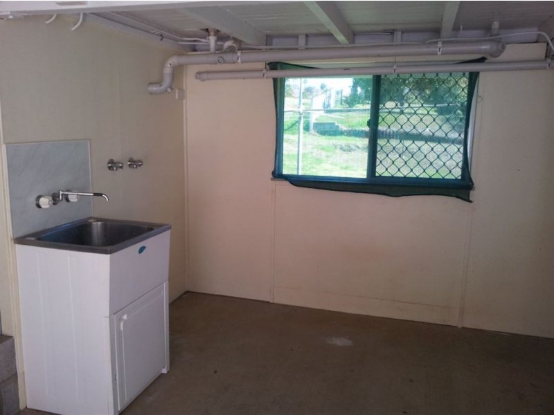 122 East Street, Mount Morgan QLD 4714